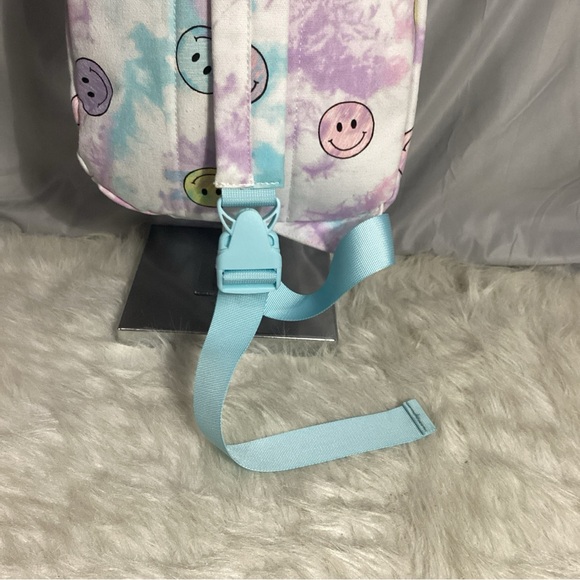 No Boundaries Smiley Faces Tie Dye Sling Pack Backpack - Picture 4 of 9